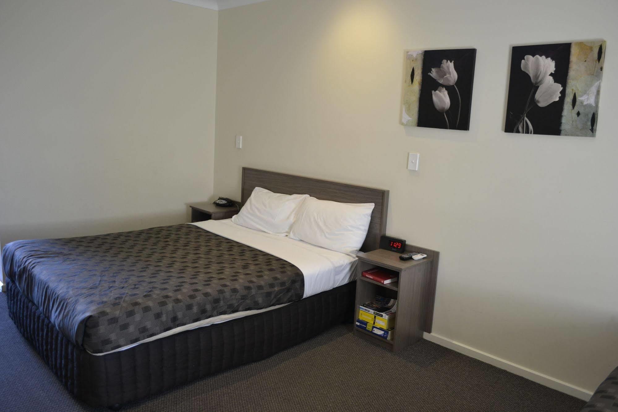 Werribee Motel And Apartments Exteriör bild